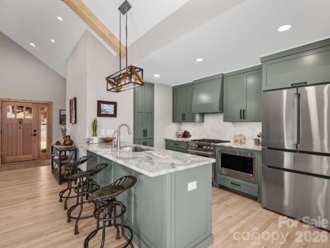 41 Robinhood Road Asheville NC 28804