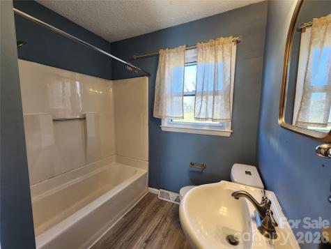 31 Stanley Street Candler NC 28715