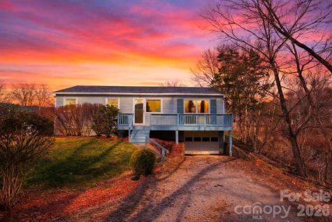 31 Stanley Street Candler NC 28715