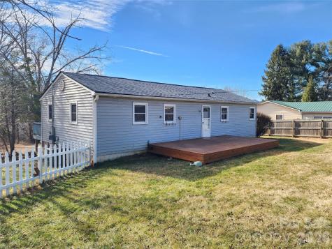 31 Stanley Street Candler NC 28715