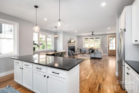 27 Hillcrest Road Black Mountain NC 28711