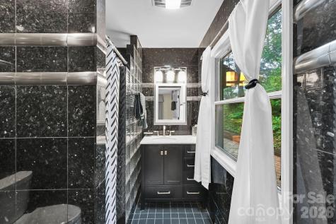 22 Robinhood Road Asheville NC 28804