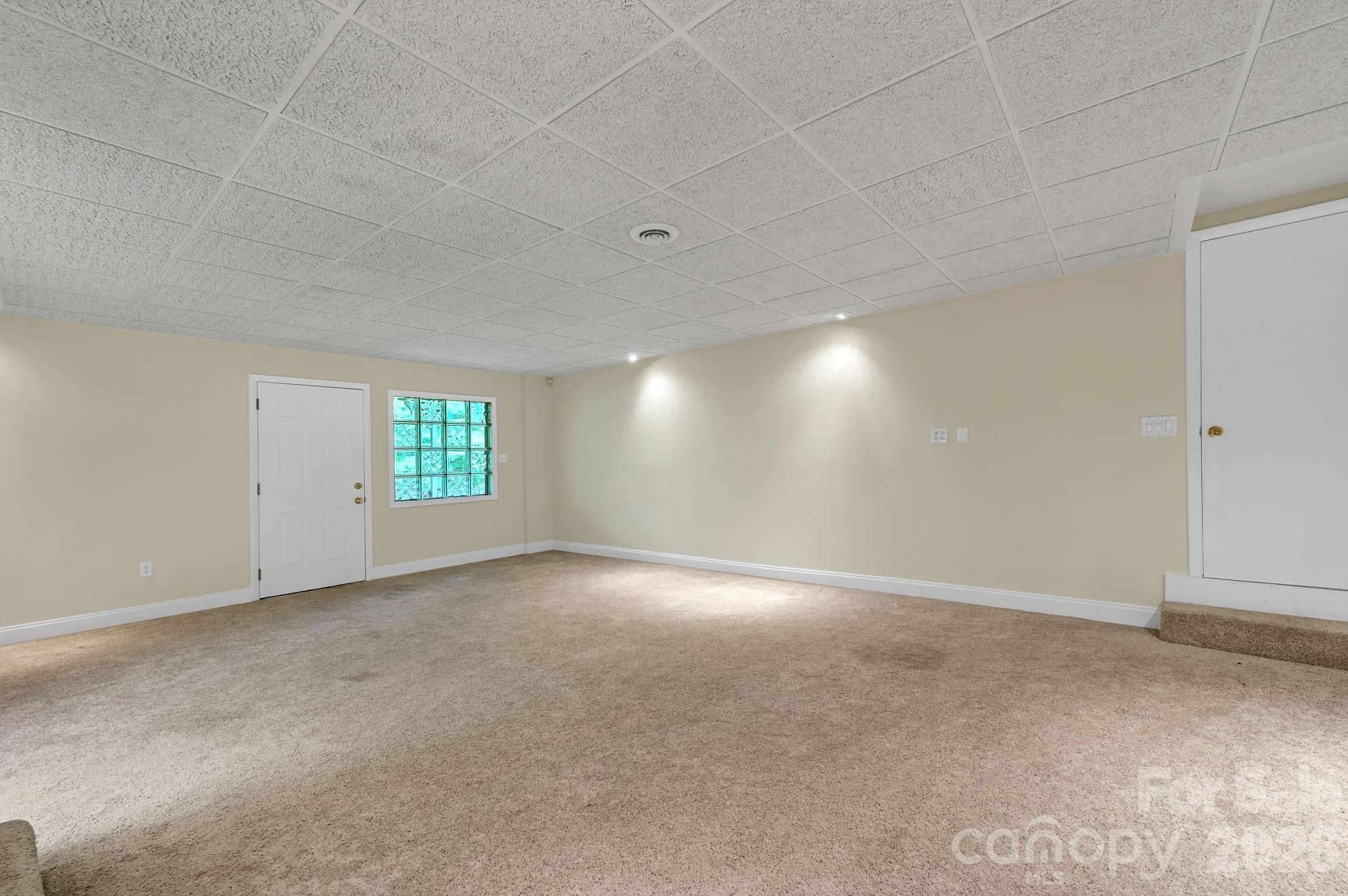 22 Robinhood Road Asheville NC 28804