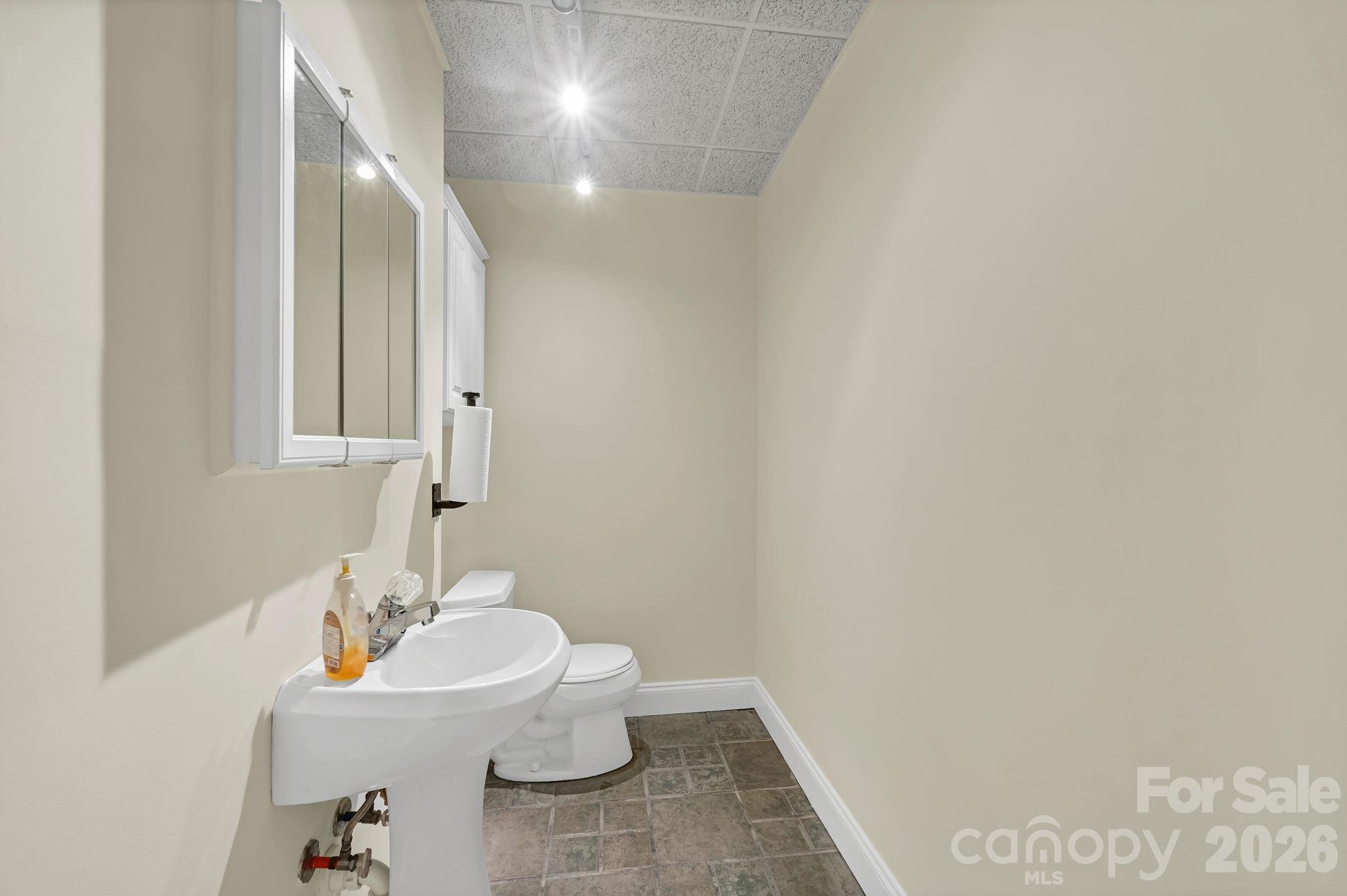 22 Robinhood Road Asheville NC 28804