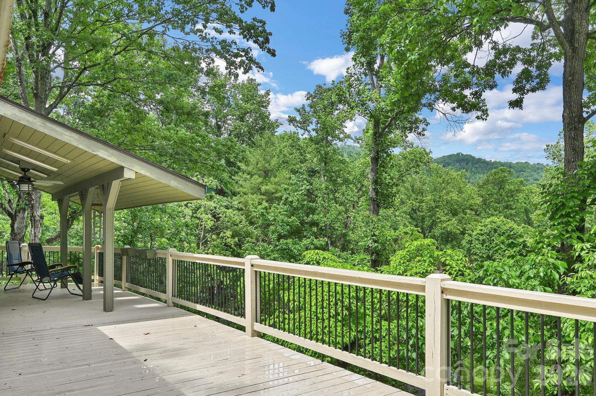 22 Robinhood Road Asheville NC 28804