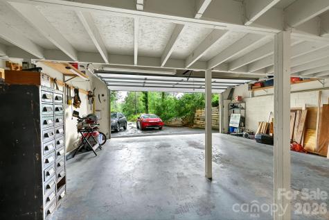 22 Robinhood Road Asheville NC 28804