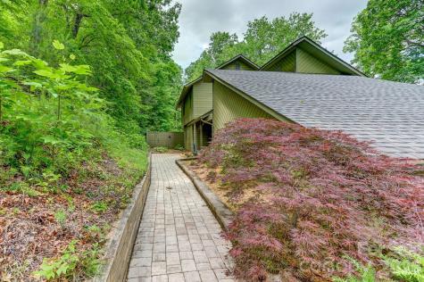 22 Robinhood Road Asheville NC 28804