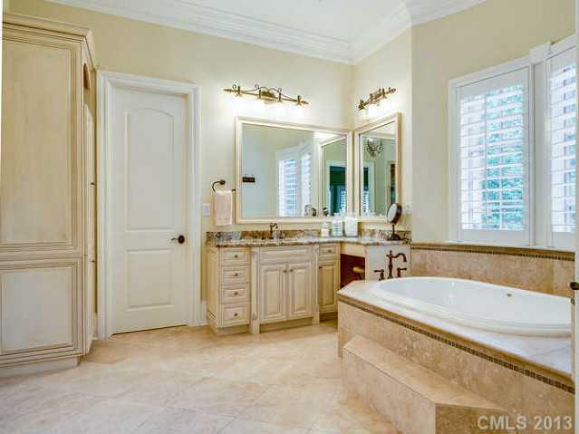 617 Brackenbury Lane Charlotte NC 28270