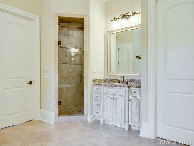 617 Brackenbury Lane Charlotte NC 28270