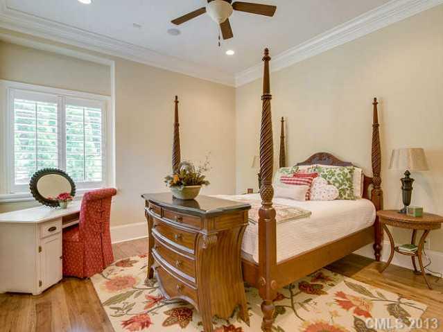 617 Brackenbury Lane Charlotte NC 28270