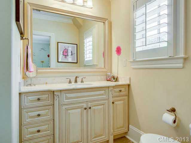 617 Brackenbury Lane Charlotte NC 28270