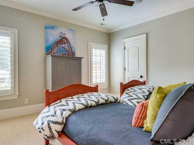 617 Brackenbury Lane Charlotte NC 28270