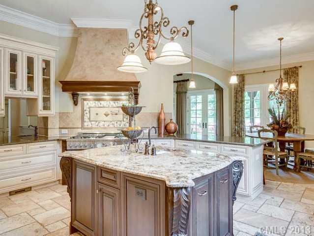 617 Brackenbury Lane Charlotte NC 28270