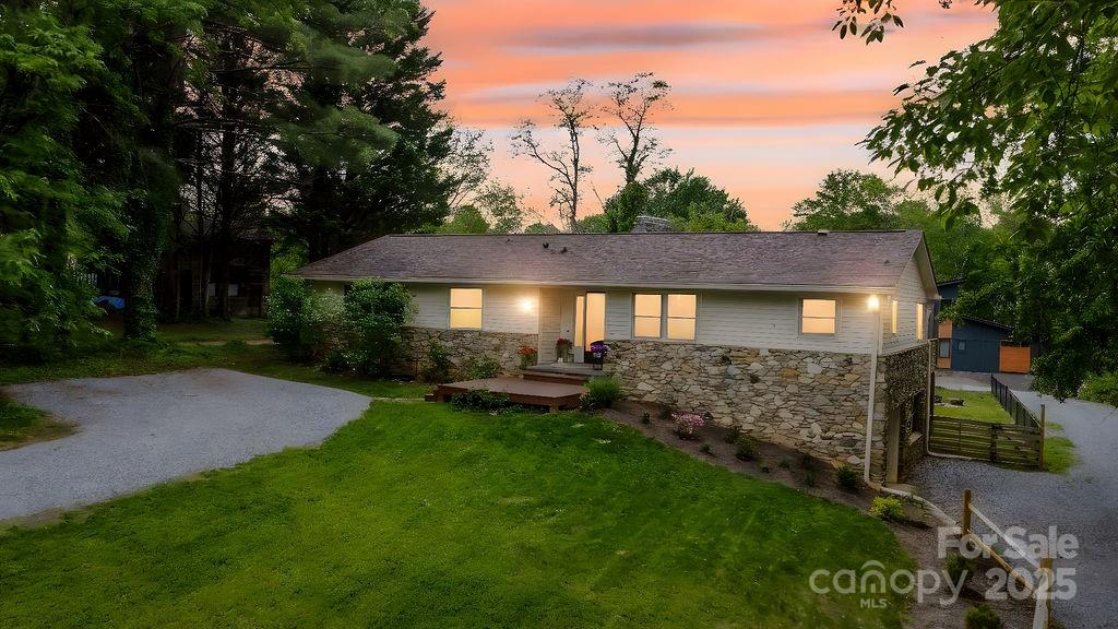 36 Avon Road Asheville NC 28805