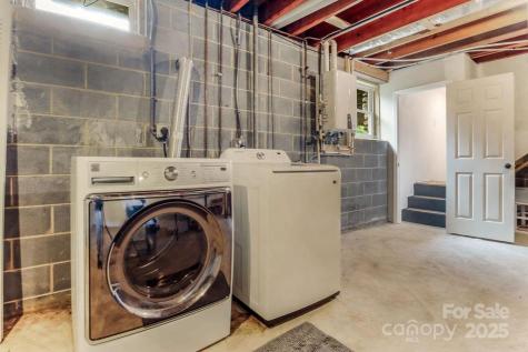 36 Avon Road Asheville NC 28805