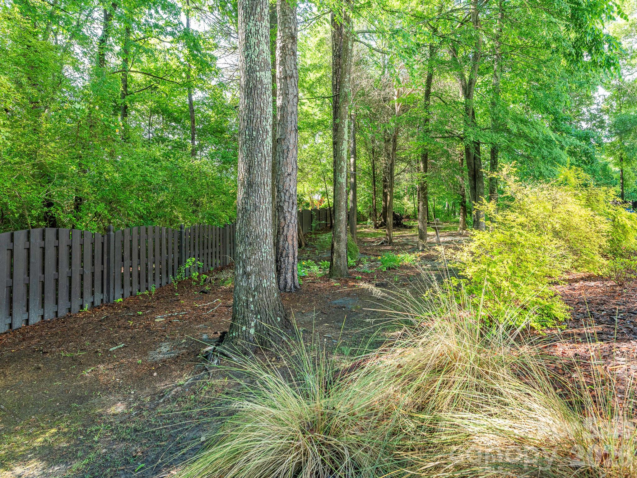 1409 Shade Tree Court Matthews NC 28104