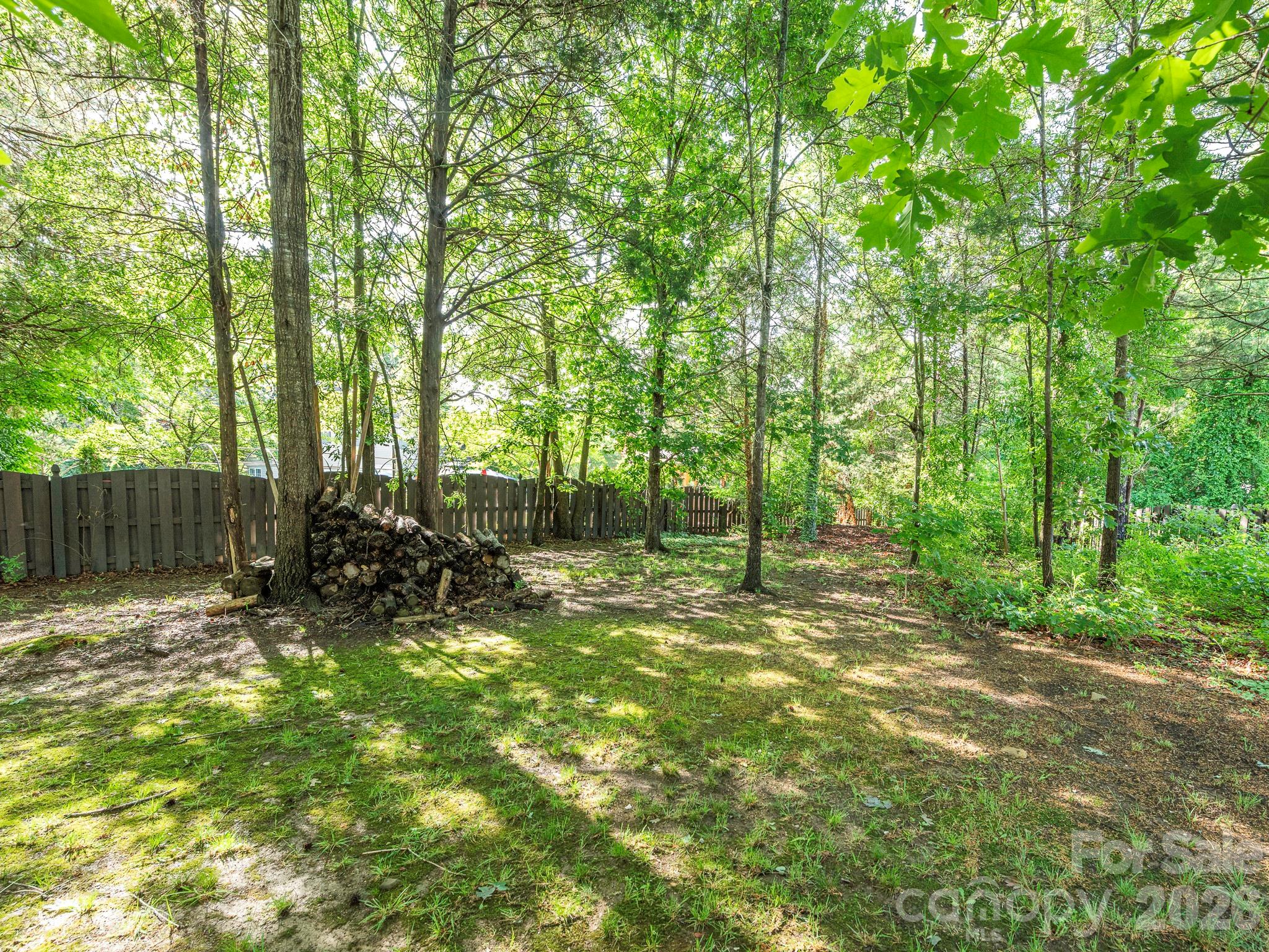 1409 Shade Tree Court Matthews NC 28104