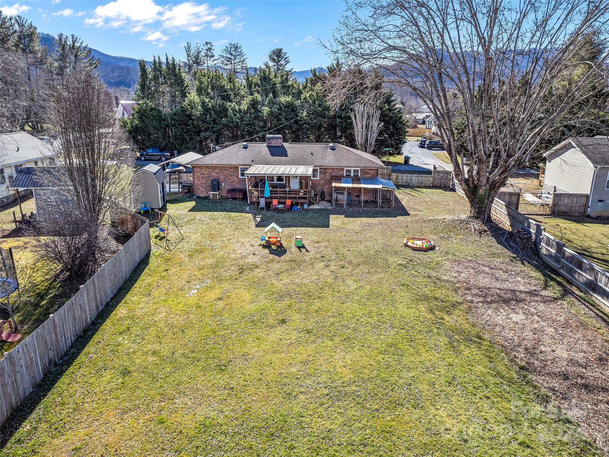28 Poplar Street Waynesville NC 28786