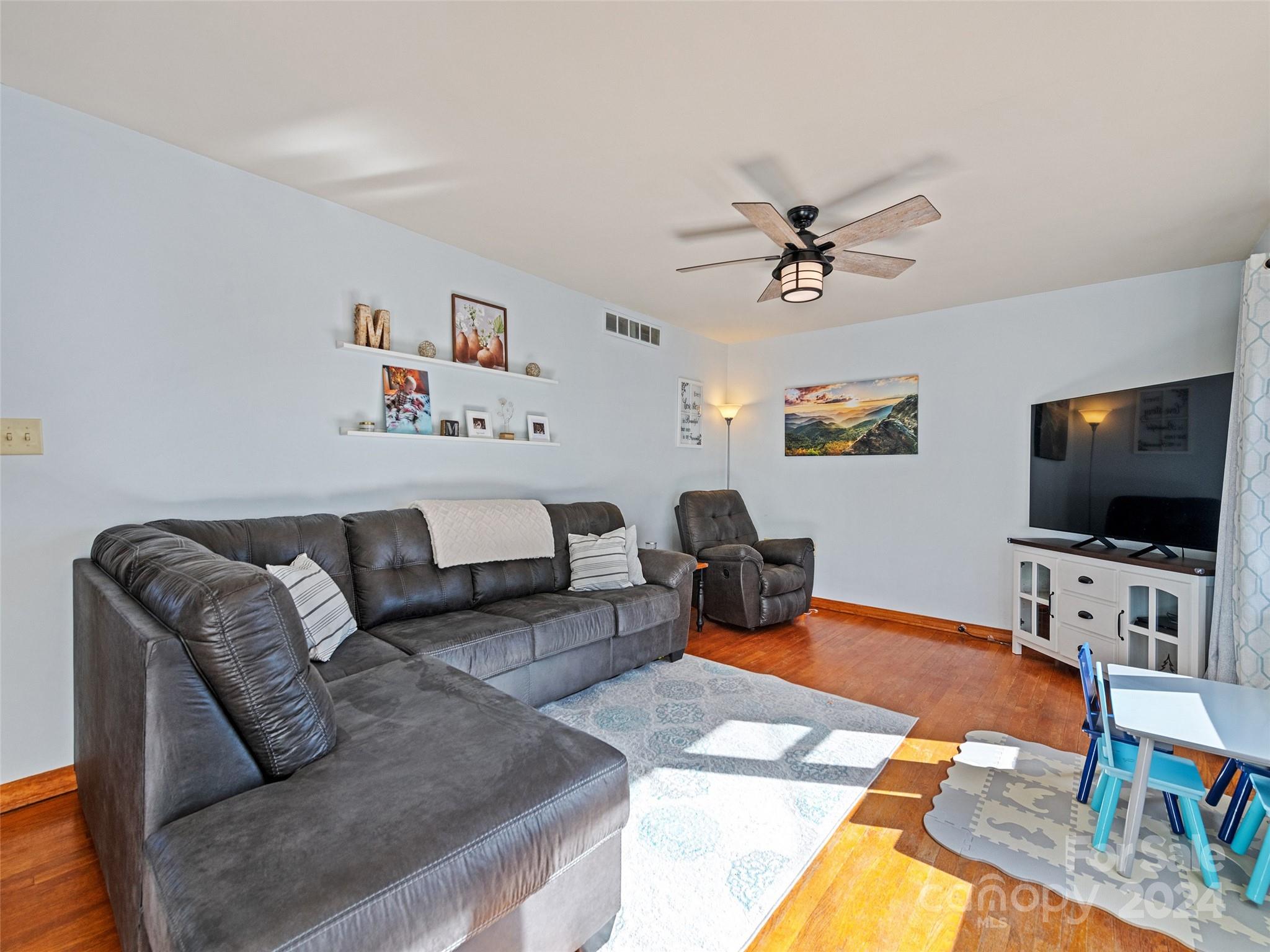 28 Poplar Street Waynesville NC 28786