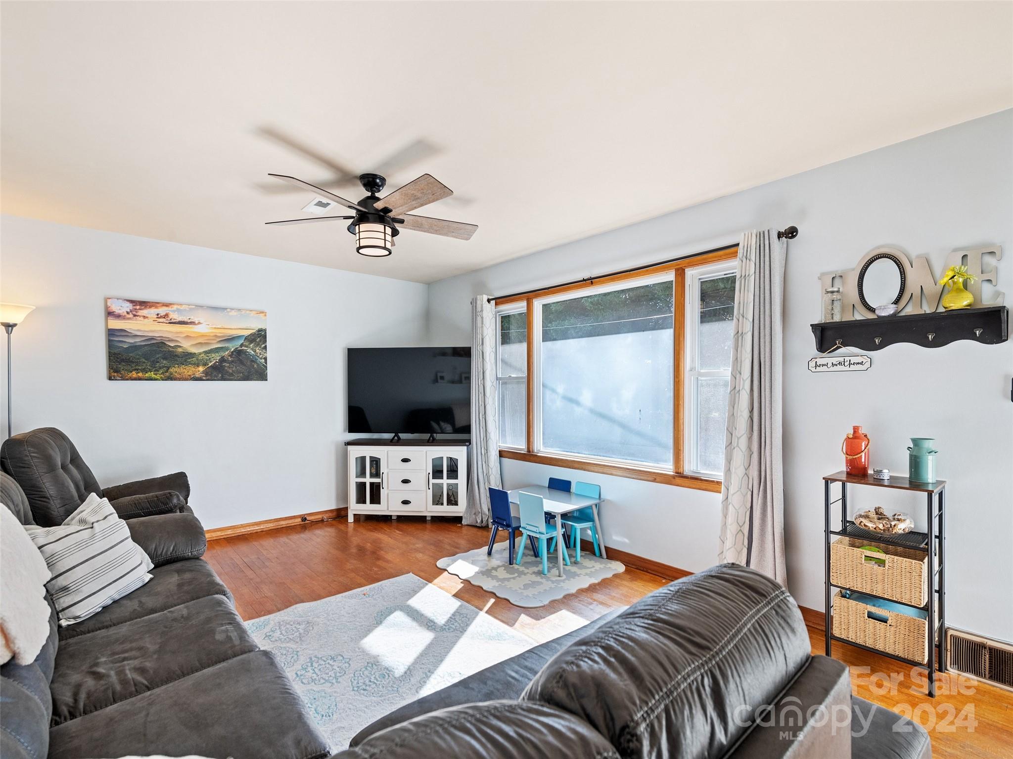 28 Poplar Street Waynesville NC 28786