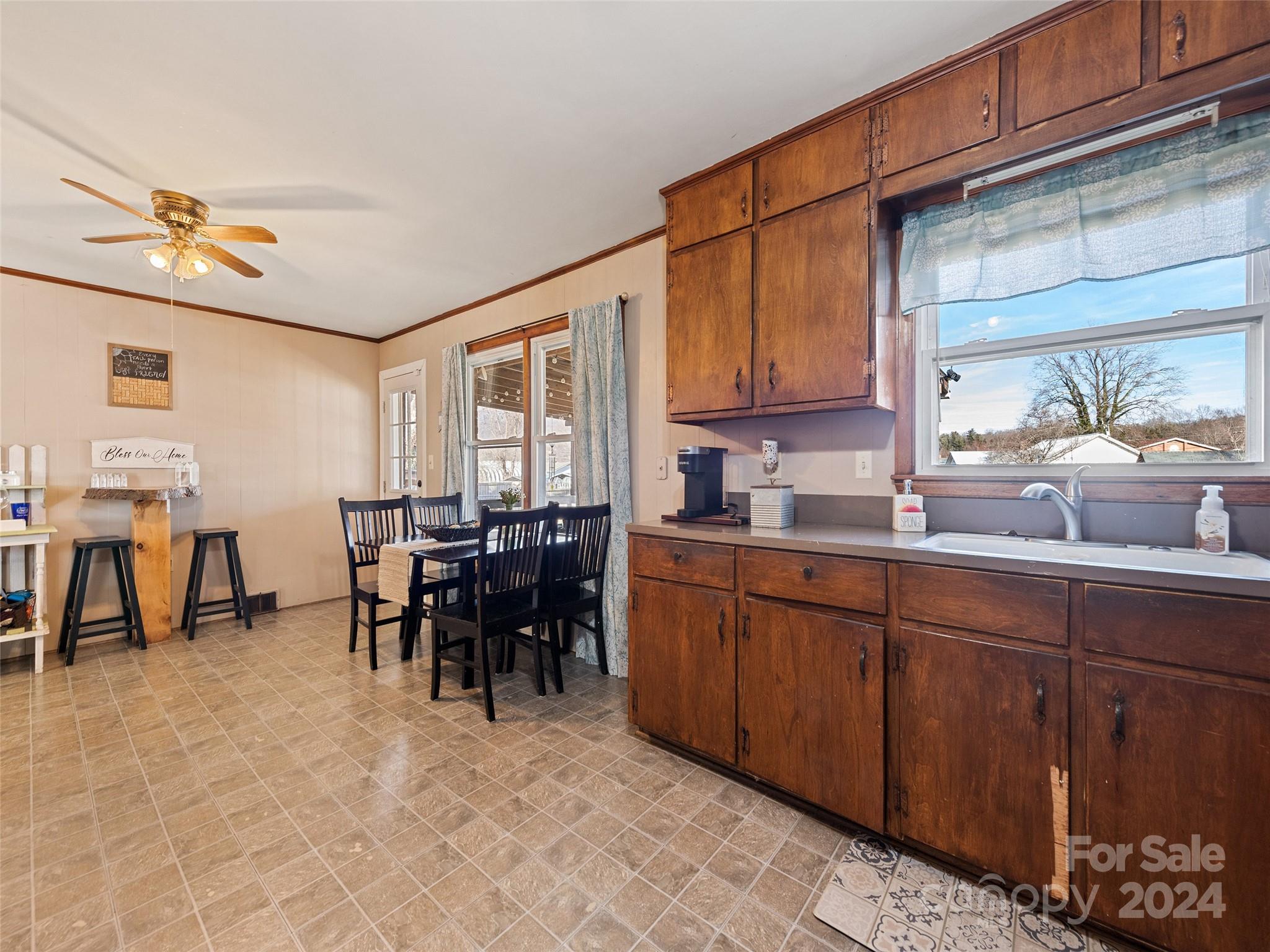 28 Poplar Street Waynesville NC 28786