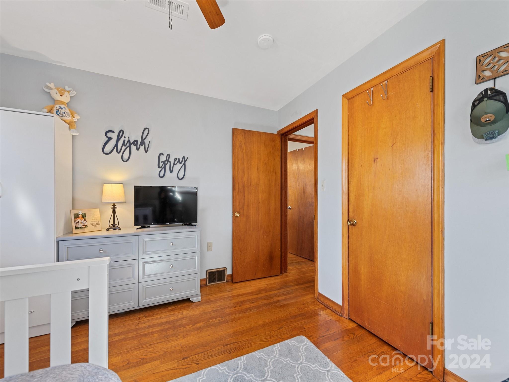 28 Poplar Street Waynesville NC 28786