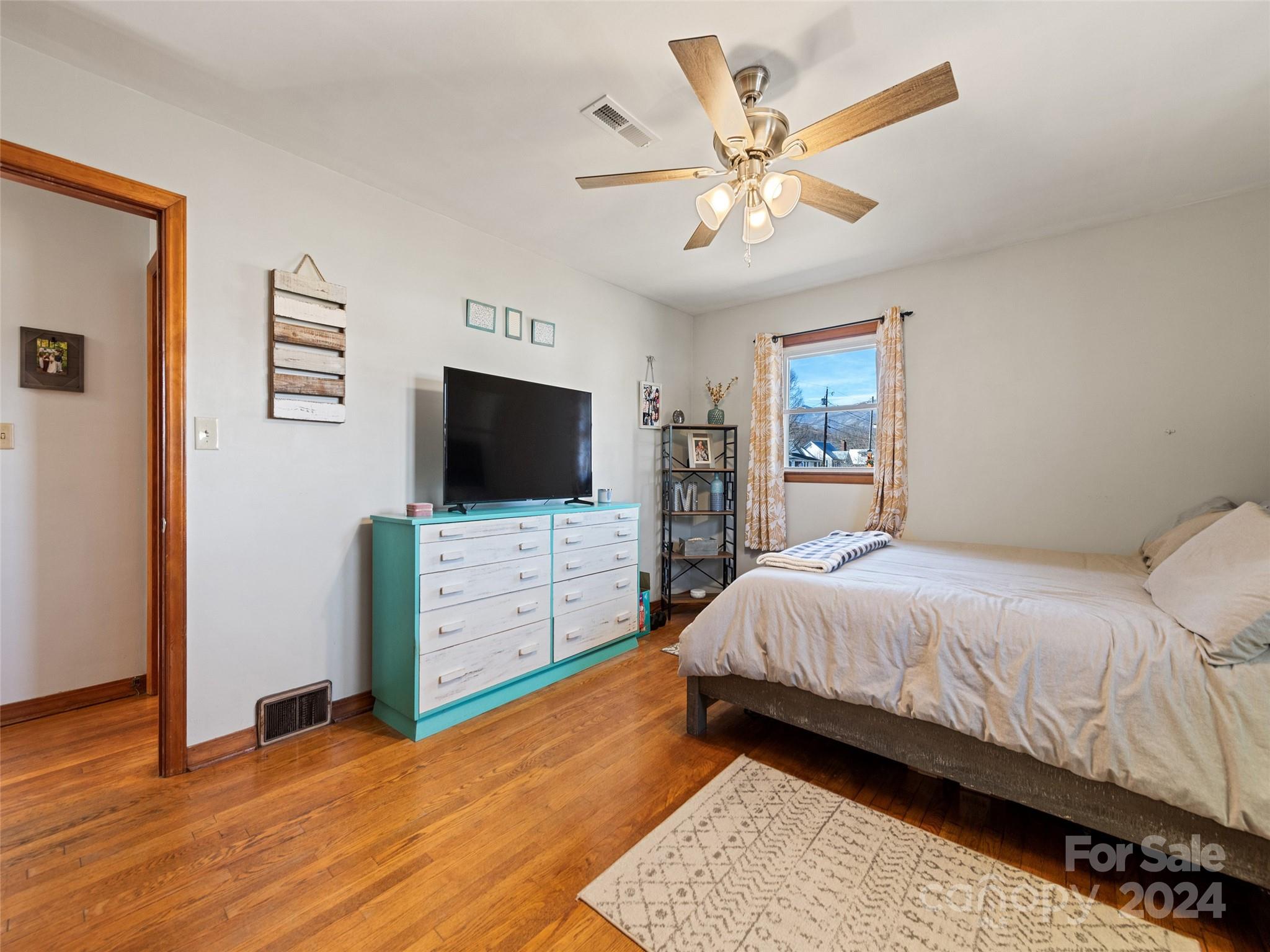 28 Poplar Street Waynesville NC 28786
