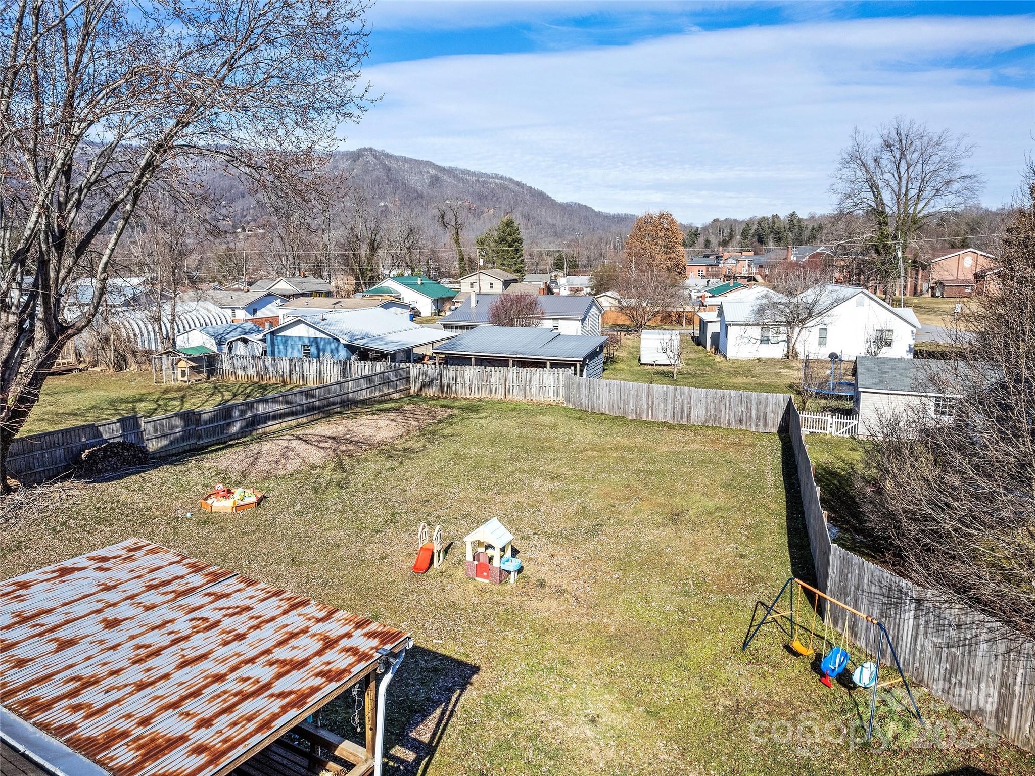 28 Poplar Street Waynesville NC 28786