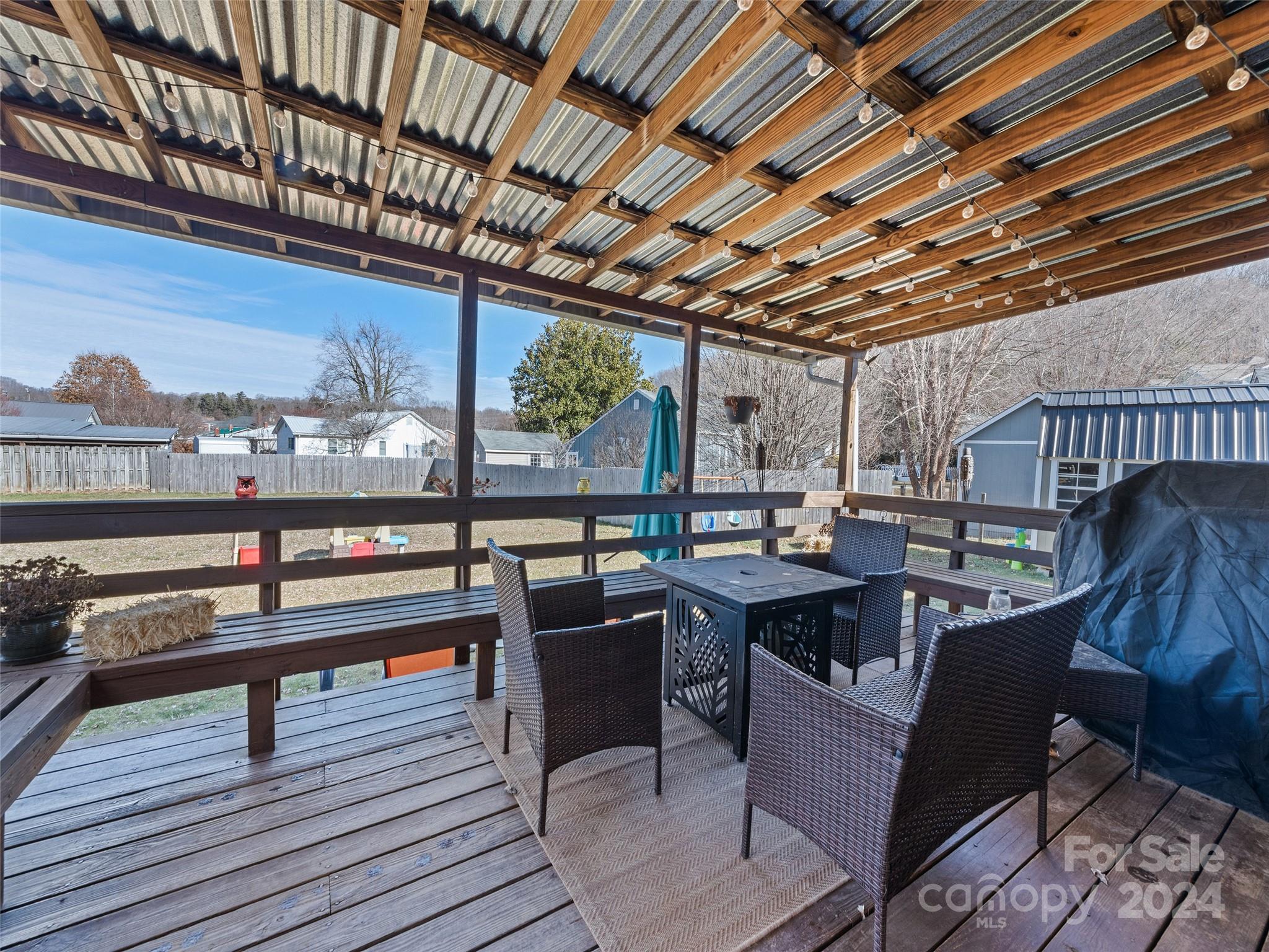 28 Poplar Street Waynesville NC 28786