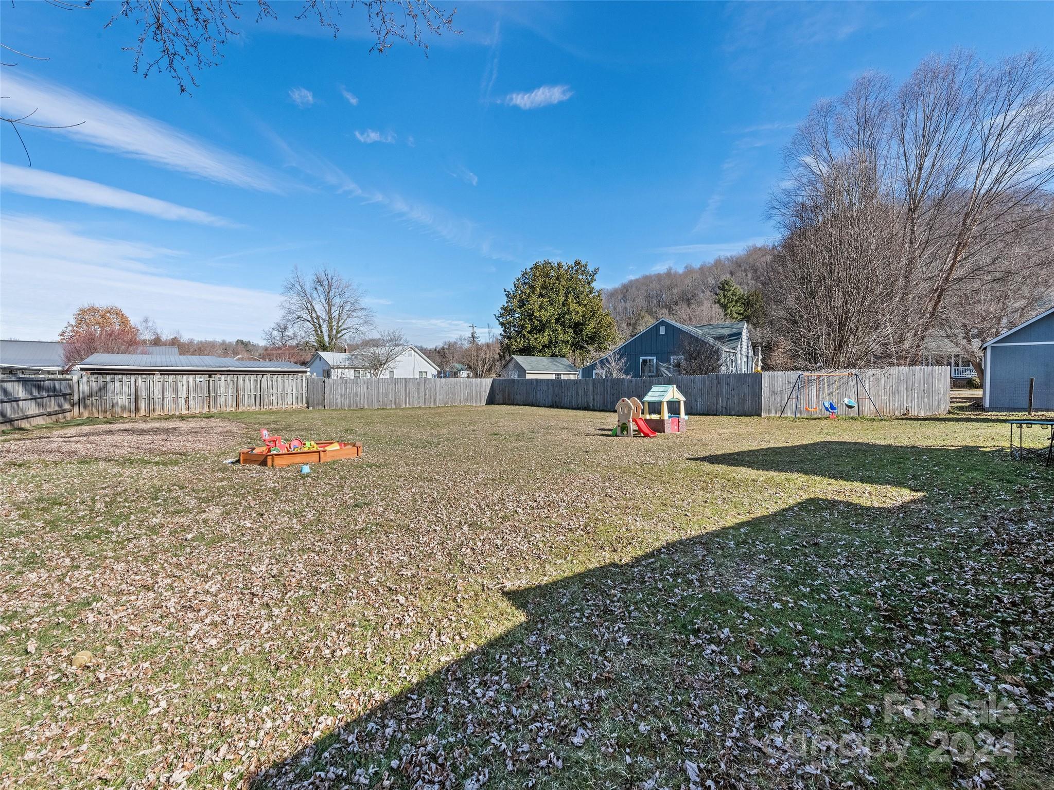 28 Poplar Street Waynesville NC 28786