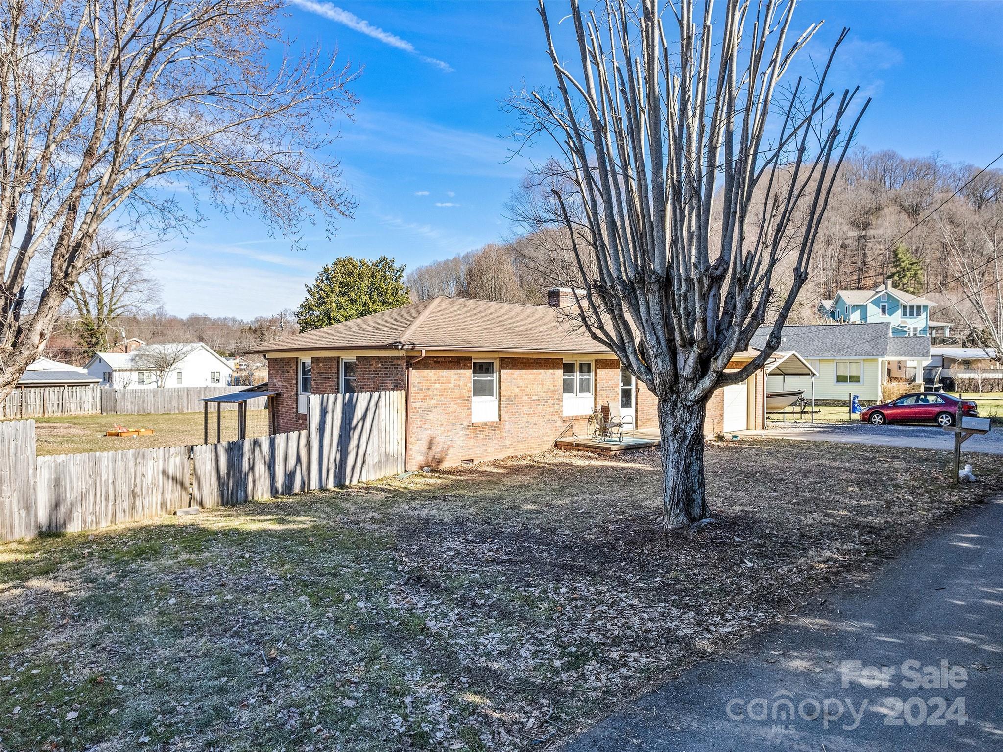 28 Poplar Street Waynesville NC 28786