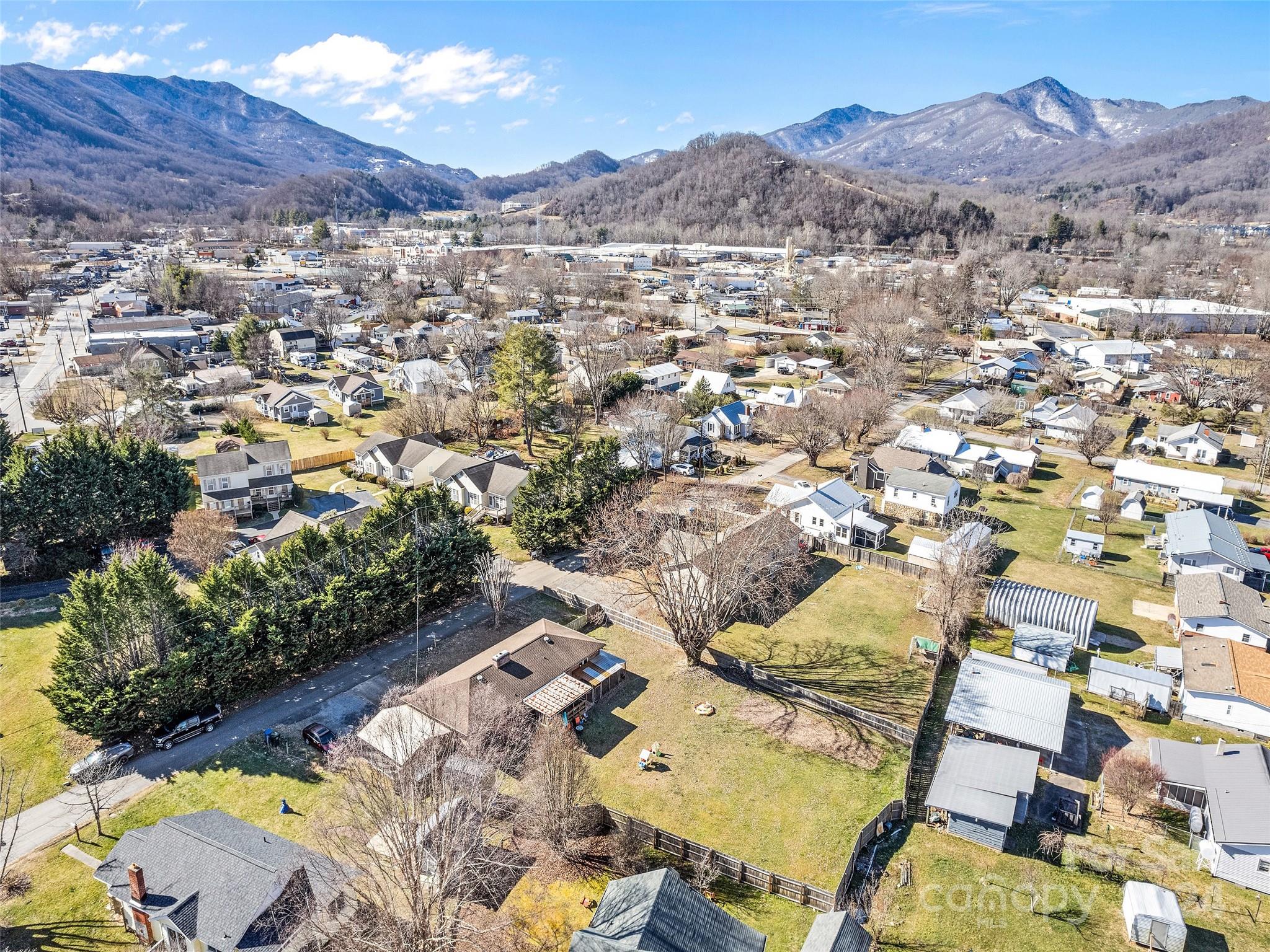 28 Poplar Street Waynesville NC 28786