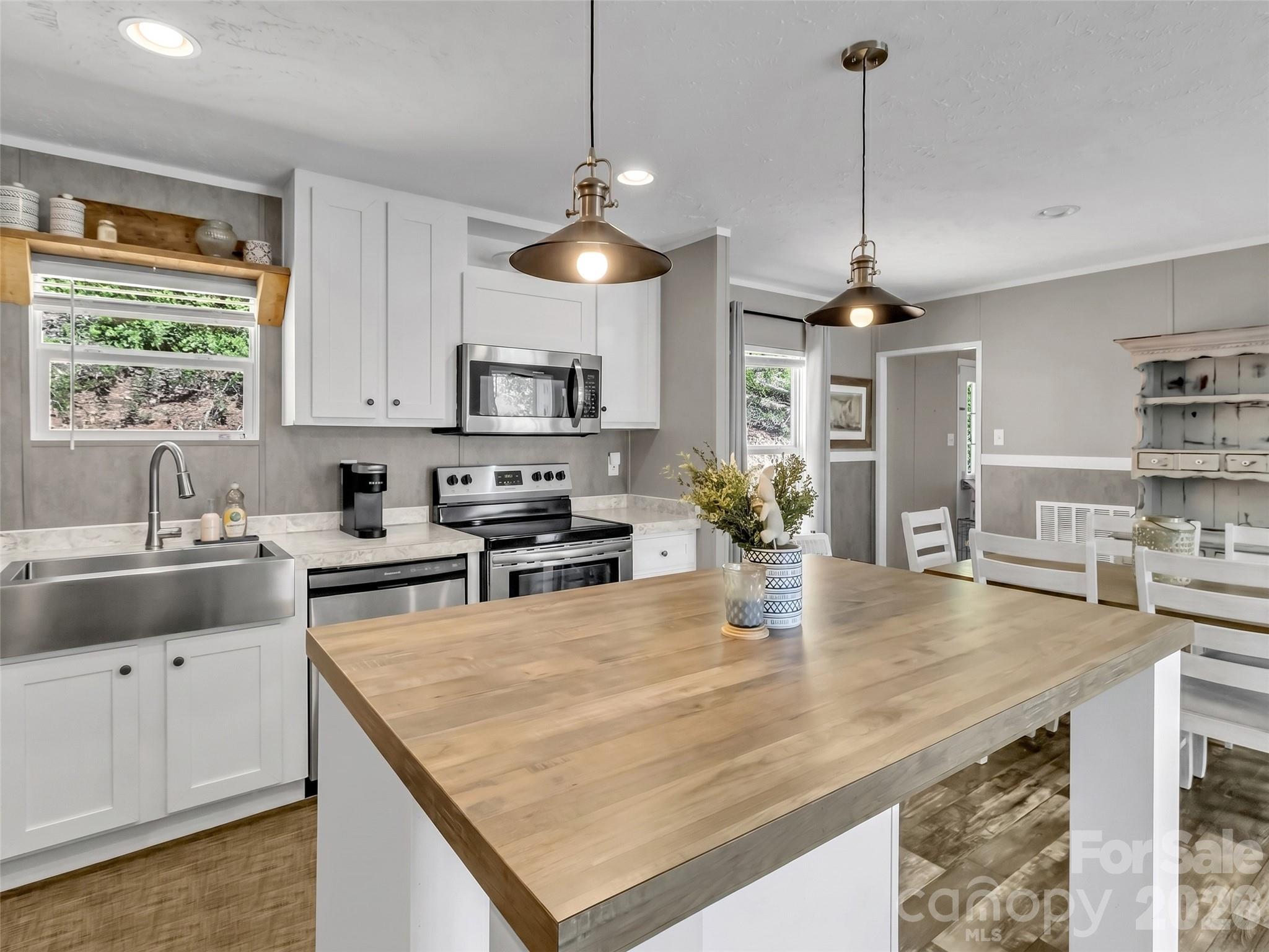 424 Arrington Acres Drive Waynesville NC 28786