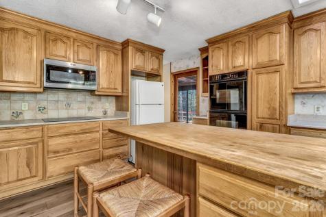 3 Frith Drive Asheville NC 28803