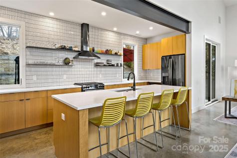 84 Malvern Walk Asheville NC 28806