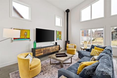 84 Malvern Walk Asheville NC 28806