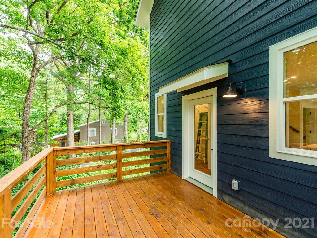 4 Singing Canary Lane Asheville NC 28805