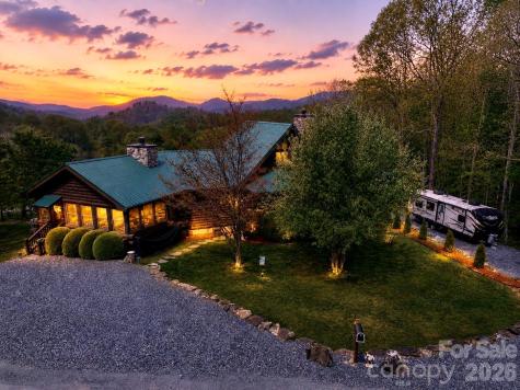 129 Apple Farm Road Bakersville NC 28705