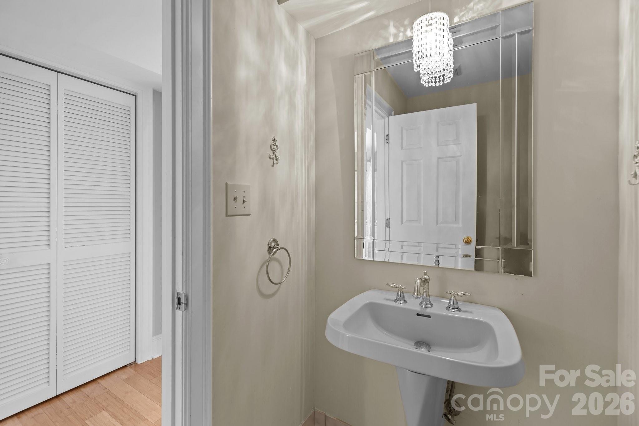 230 N Brackenbury Lane Charlotte NC 28270
