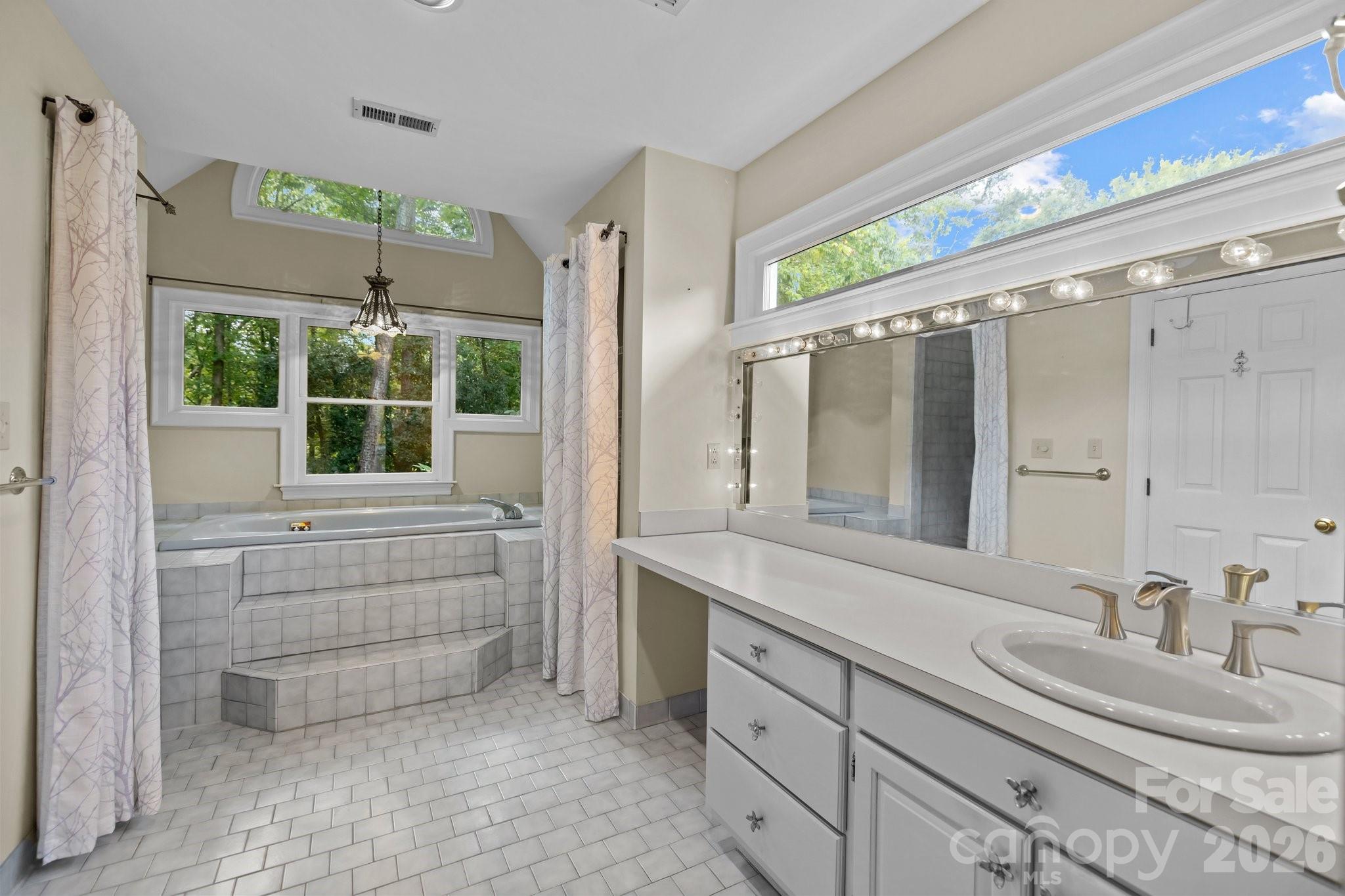 230 N Brackenbury Lane Charlotte NC 28270