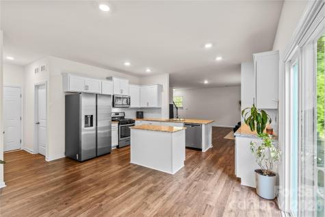 7128 Bandera Drive Charlotte NC 28214