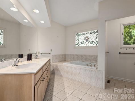 39 Beaumont Drive Hendersonville NC 28739