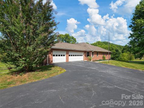 39 Beaumont Drive Hendersonville NC 28739