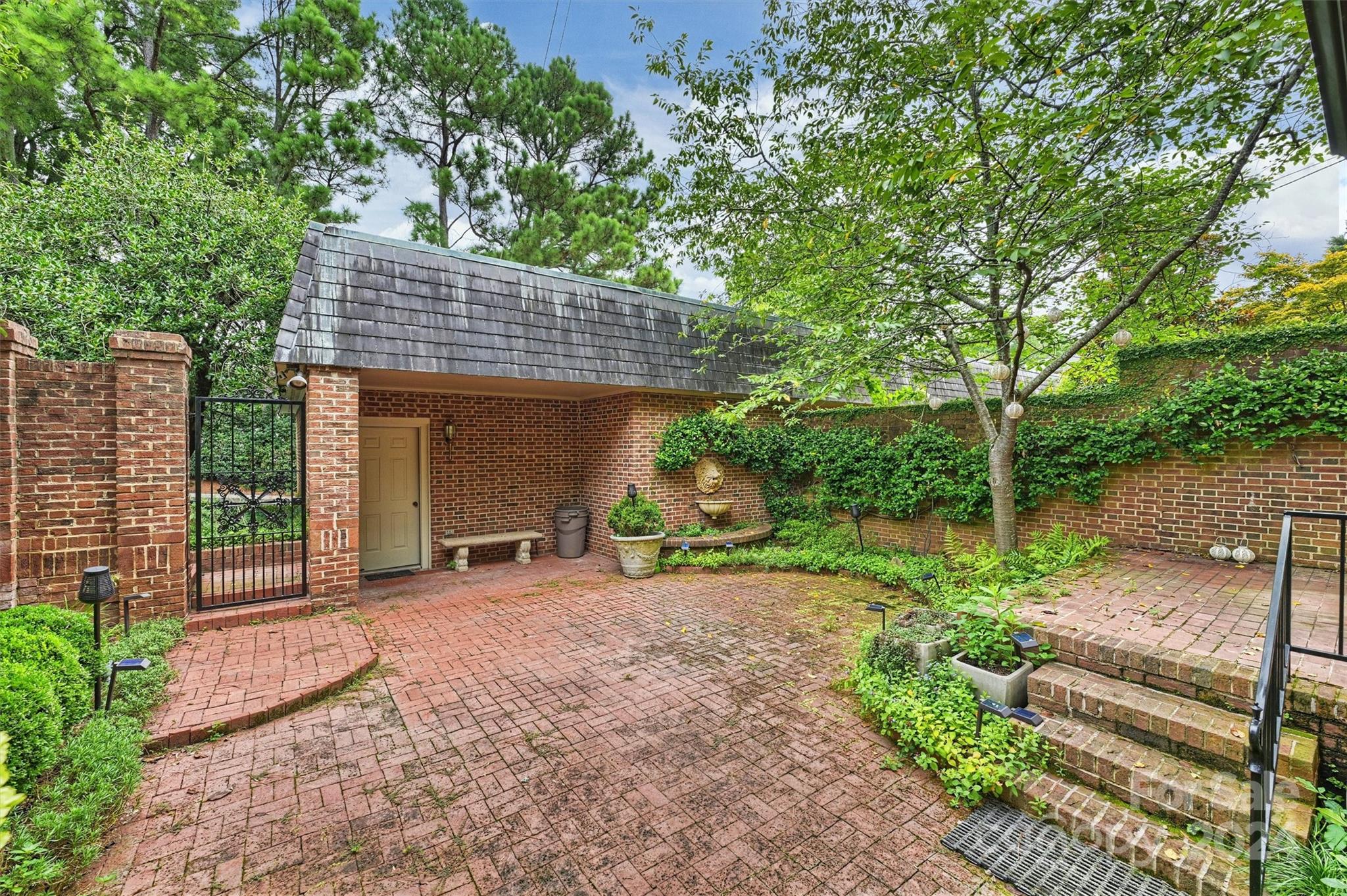 231 Perrin Place Charlotte NC 28207