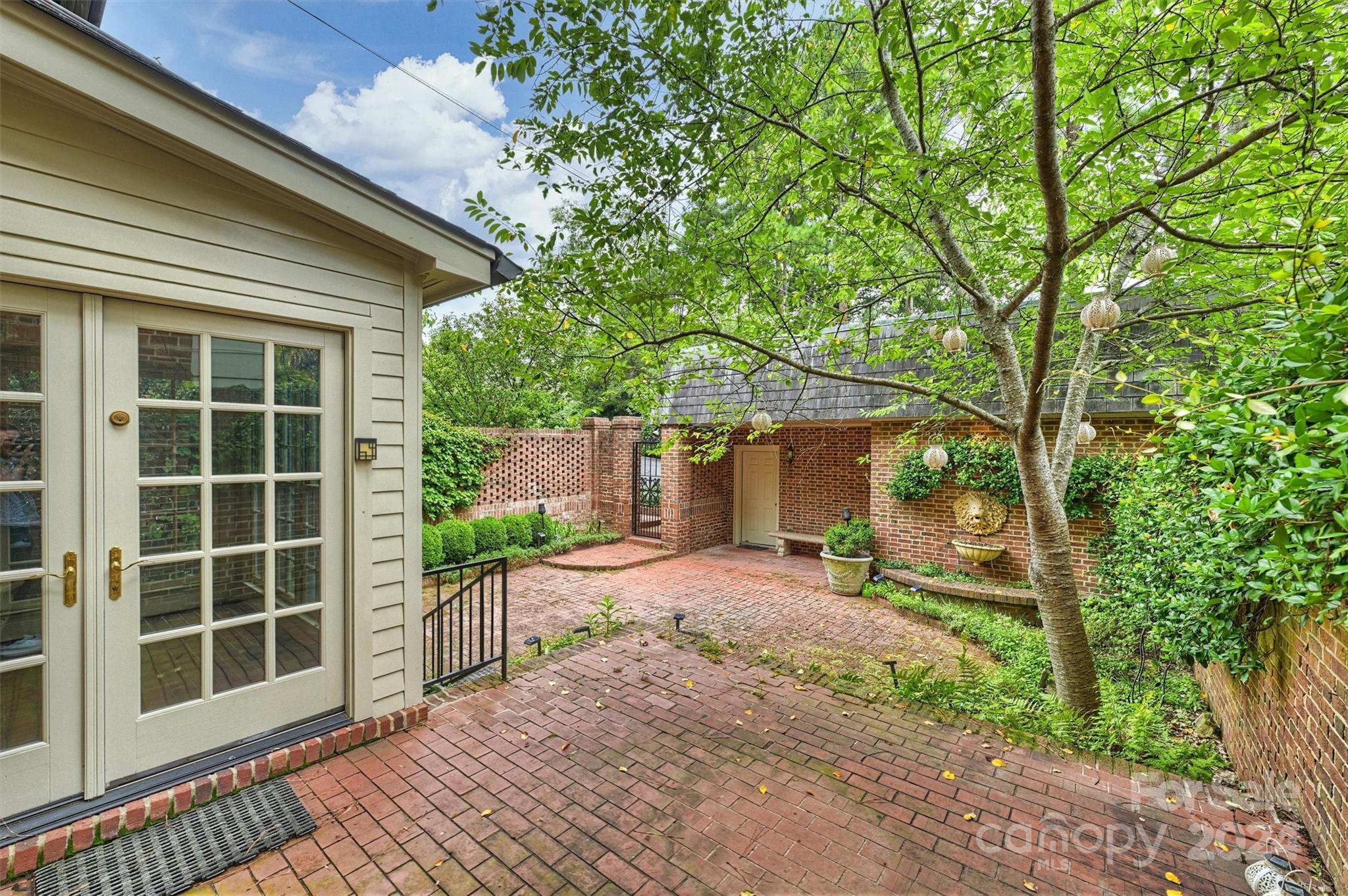 231 Perrin Place Charlotte NC 28207