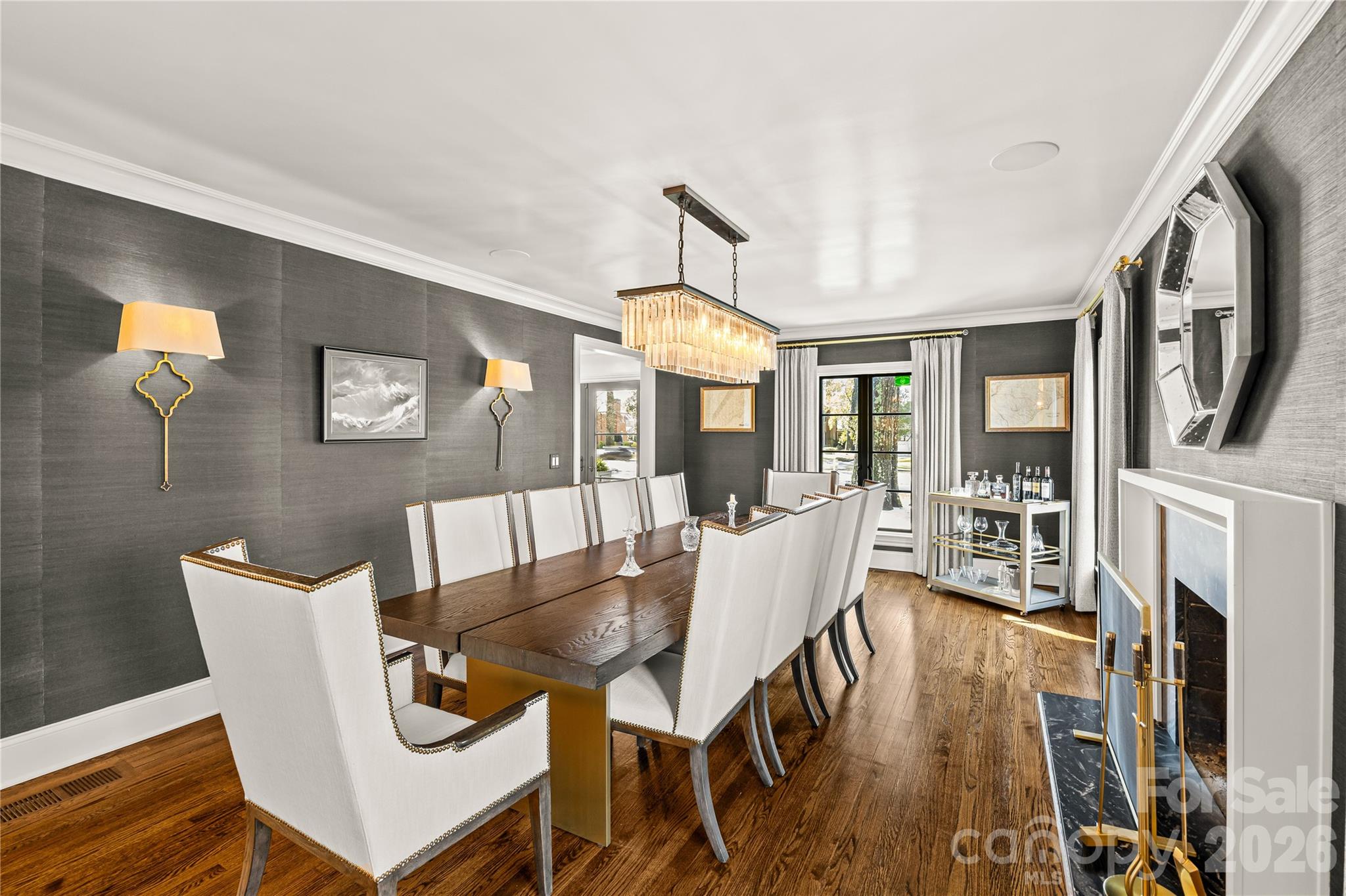 1935 Queens Road W Charlotte NC 28207