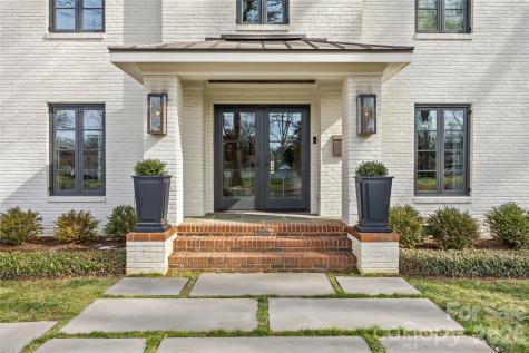 1935 Queens Road W Charlotte NC 28207