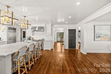 1935 Queens Road W Charlotte NC 28207