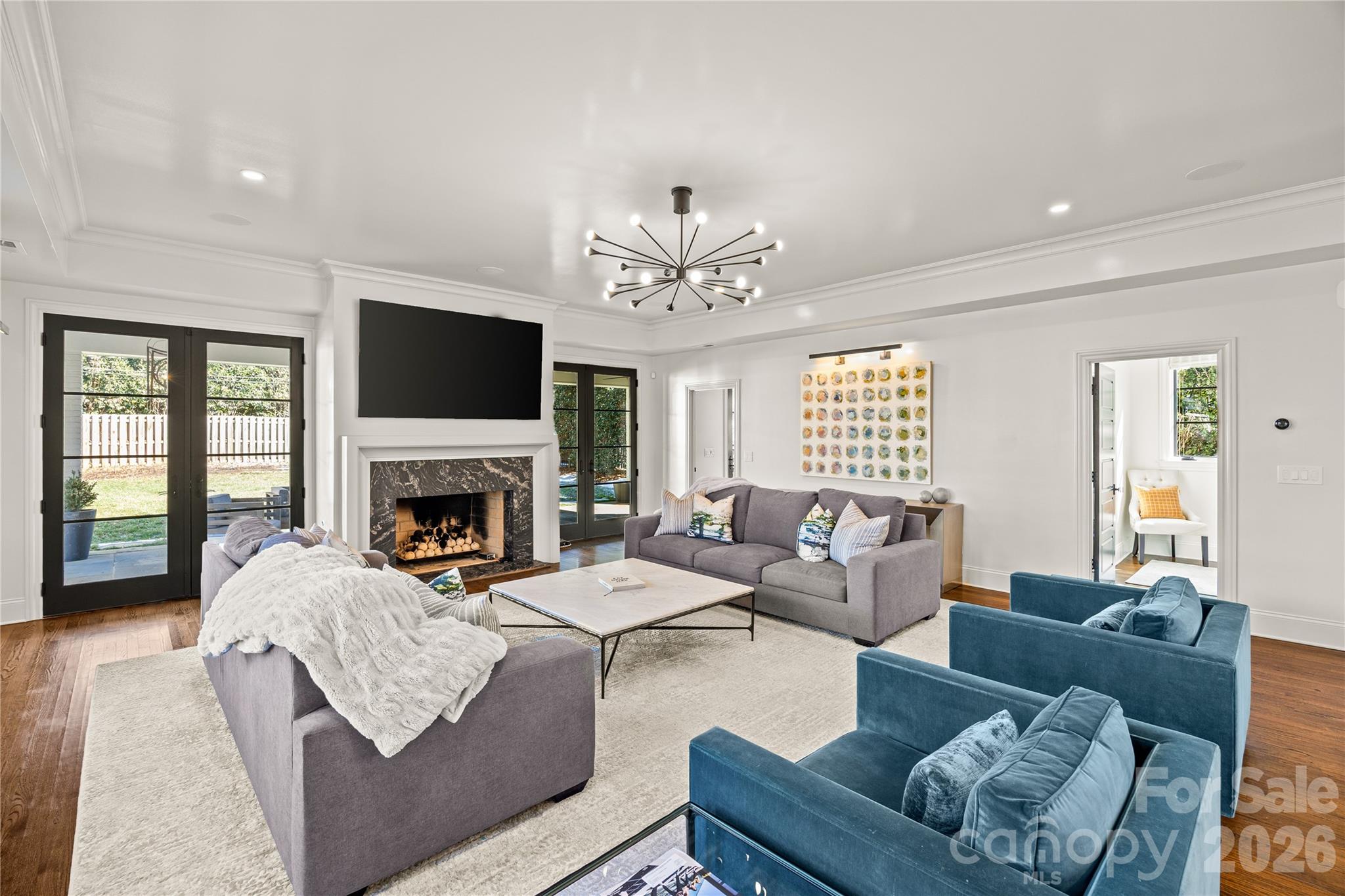 1935 Queens Road W Charlotte NC 28207