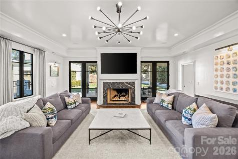 1935 Queens Road W Charlotte NC 28207
